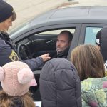 Ustavitev delovanja CPP in zaprtje vrtin v Petišovcih: Jožef Horvat: “Moč naravnih zakonov se ne zmeni za politična in lastniška prerivanja!” FOTO: Martinova ulična akcija v središču Lendave ob sodelovanju osnovnošolcev