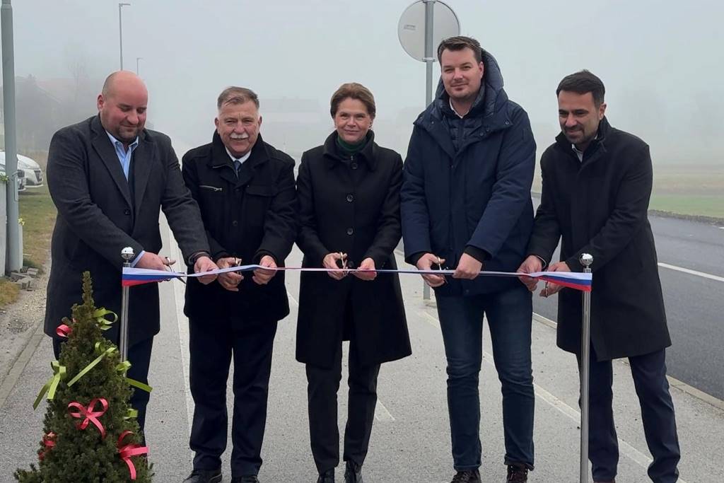 FOTO: Svojemu namenu tudi uradno predali regionalno cesto med Dobrovnikom in Bogojino