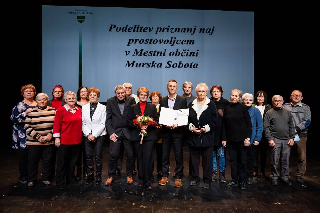 FOTO: Župan Damjan Anželj podelil priznanja naj prostovoljcem v Mestni občini Murska Sobota FOTO: Župan Damjan Anželj podelil priznanja naj prostovoljcem v Mestni občini Murska Sobota