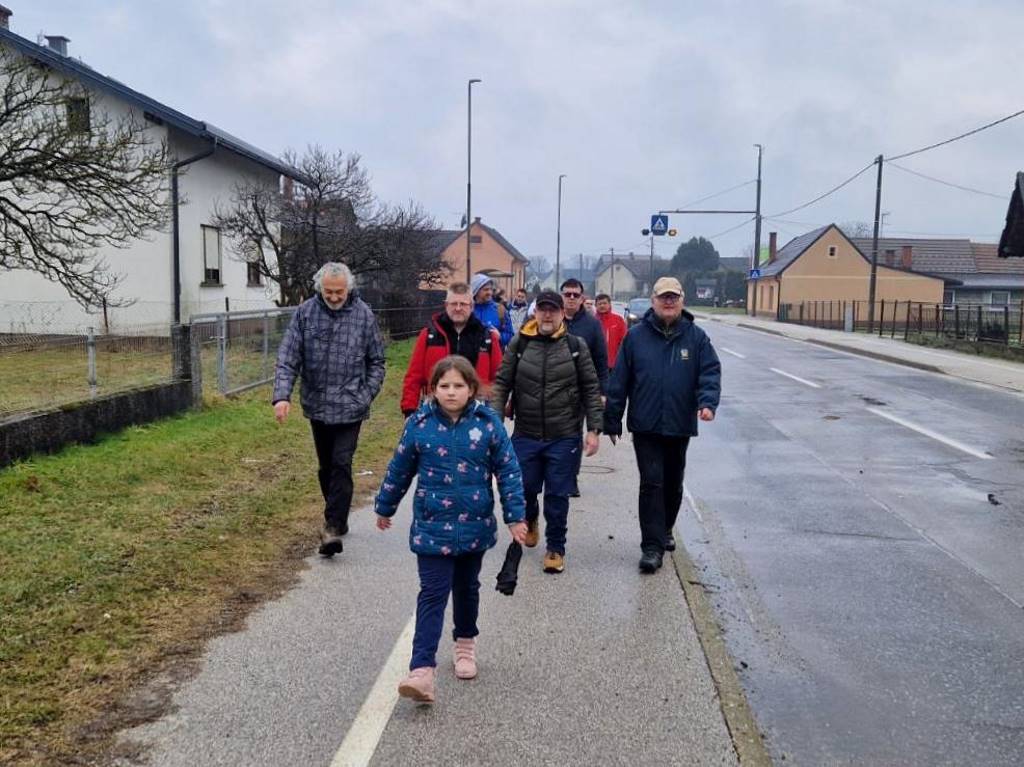 FOTO: Prešernov pohod v organizaciji Turističnega društva Gornji Lakoš