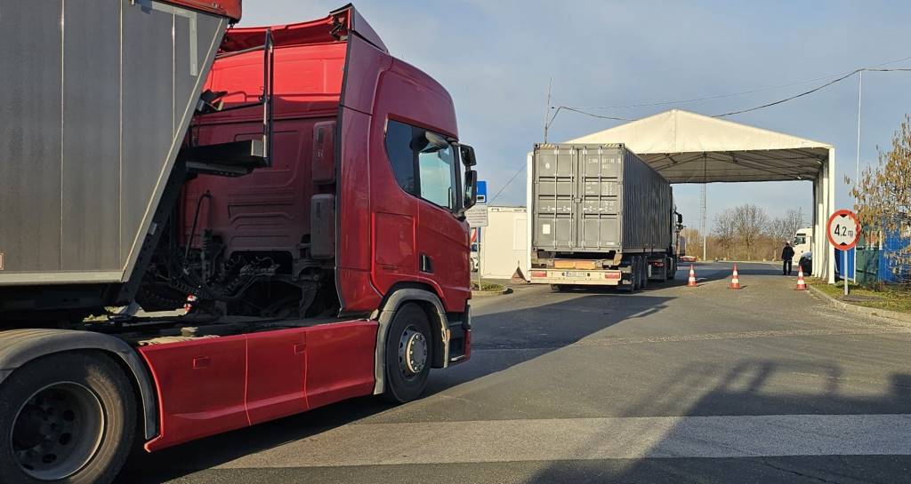 Pomurska avtocesta – Pince: Strokovno in srčno ukrepanje policistov rešilo življenje