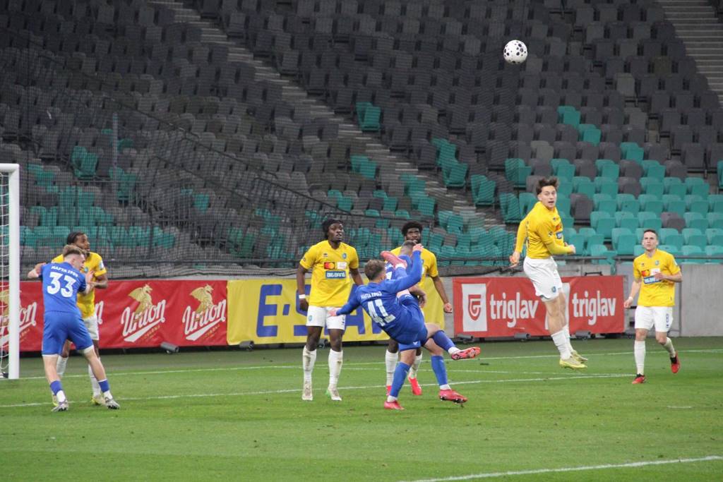 FOTO: Četrtfinale Pokala Pivovarne Union: Bravo zanesljivo čez Lendavčane