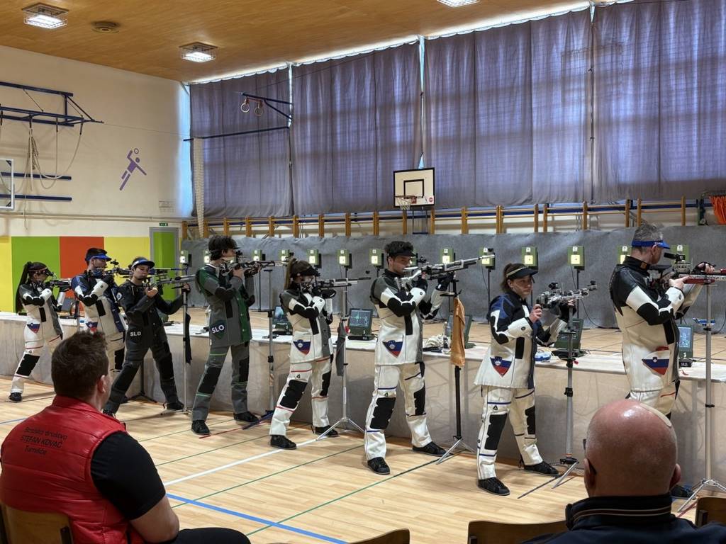 FOTO: Napeti finali v Turnišču, naslov prvakov pri članih s puško šele po dveh dodatnih strelih FOTO: Napeti finali v Turnišču, naslov prvakov pri članih s puško šele po dveh dodatnih strelih