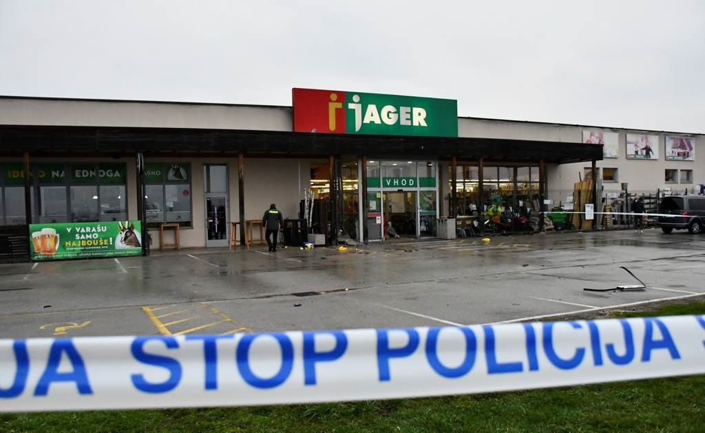 Sodelovanje štajerskih in pomurskih policistov: Sta bančna avtomata v Jurovskem Dolu in v Turnišču razstrelila ista storilca?