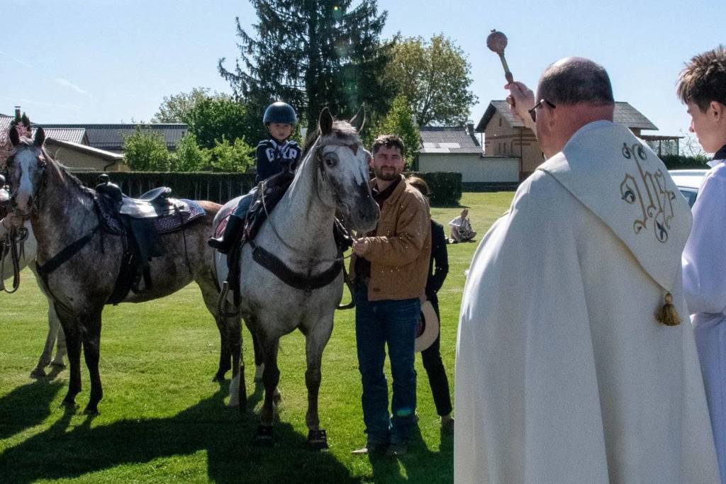 FOTO: Blagoslov konj ob prazniku sv. Jurija v Dobrovniku