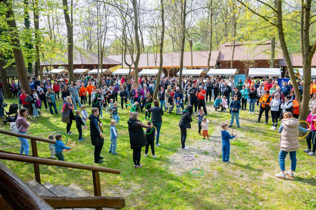FOTO: Otok ljubezni v znamenju povezovanja, druženja in predvsem zdravja