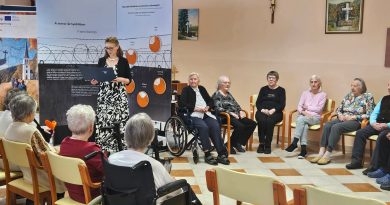 FOTO: Odprtje potujoče razstave Svetloba ob meji – po sledeh mučencev Jánosa Brennerja in Danijela Halasa