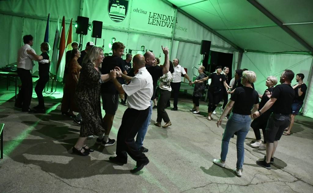 FOTO: Gasilska veselica v Dolgi vasi
