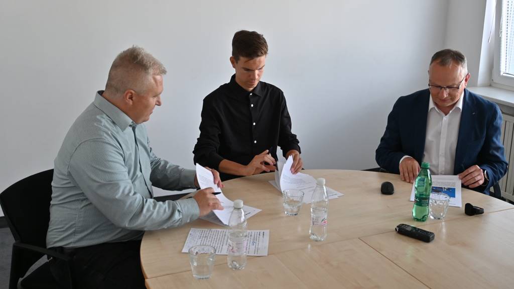 Elektromaterial Lendava z Žakom Mogelom v skupno zgodbo uspeha Elektromaterial Lendava z Žakom Mogelom v skupno zgodbo uspeha