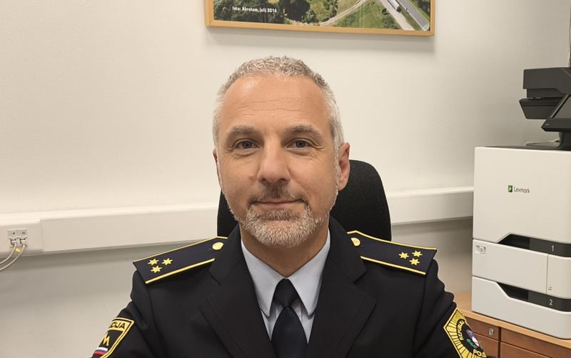 Trimlini: Tomislav Zver novi komandir Policijske postaje za izravnalne ukrepe Murska Sobota Trimlini: Tomislav Zver novi komandir Policijske postaje za izravnalne ukrepe Murska Sobota