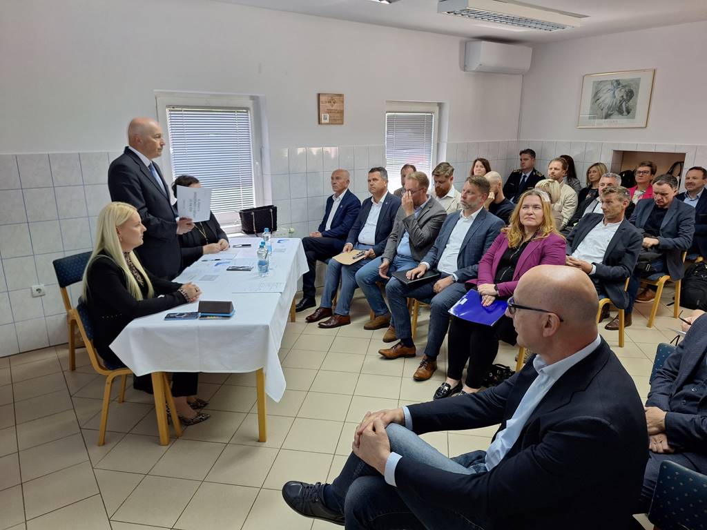 Letošnji posvet o dvojezičnosti v občinah je gostila Občina Hodoš