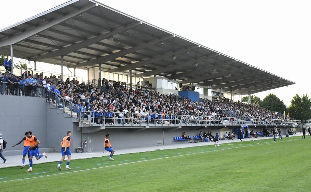 FOTO: Odprtje nove igralne površine, odlično vzdušje, poln stadion in zmaga Nafte 1903