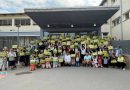 FOTO: Župan in podžupan lendavskim osnovnošolcem razdelila komplete barvic