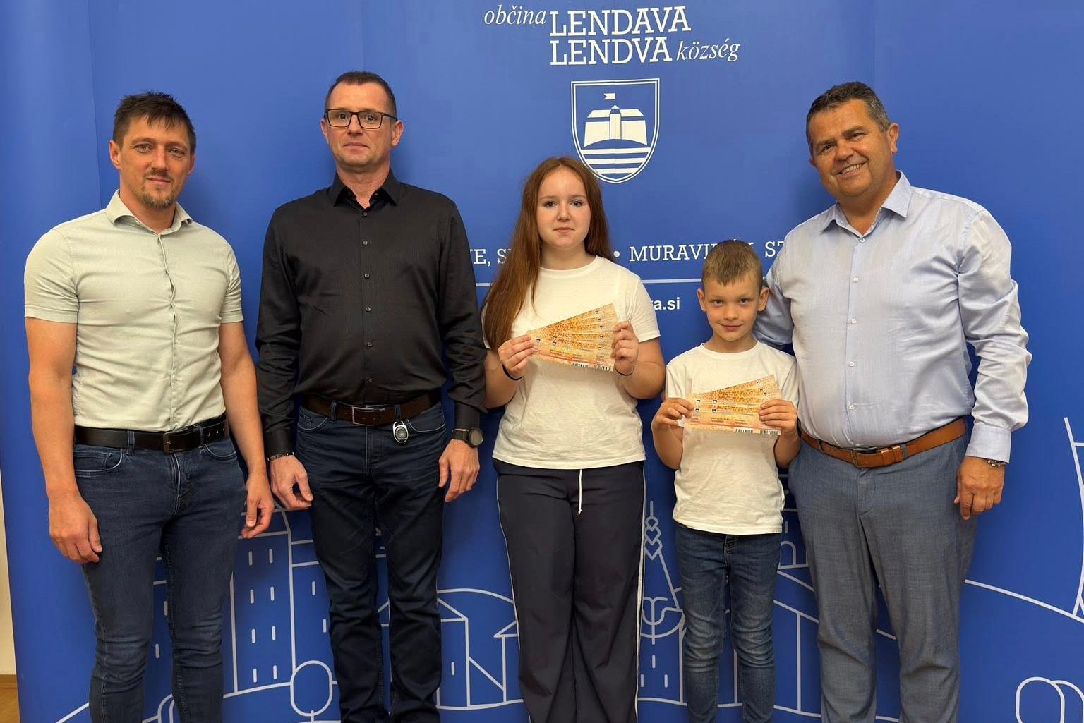 Lendavski učenci, dijaki in študenti tudi letos do brezplačnih kopalnih kart