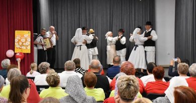 FOTO: V Gaberju 16. predstavitev kulturnih društev: Približno 100 nastopajočih povezalo tri občine