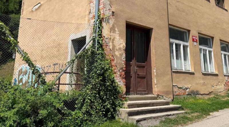 Zaradi prerazporeditve prostorov med Kulturnim društvom Pupilla in Občino Lendava različni pogledi na nastalo situacijo