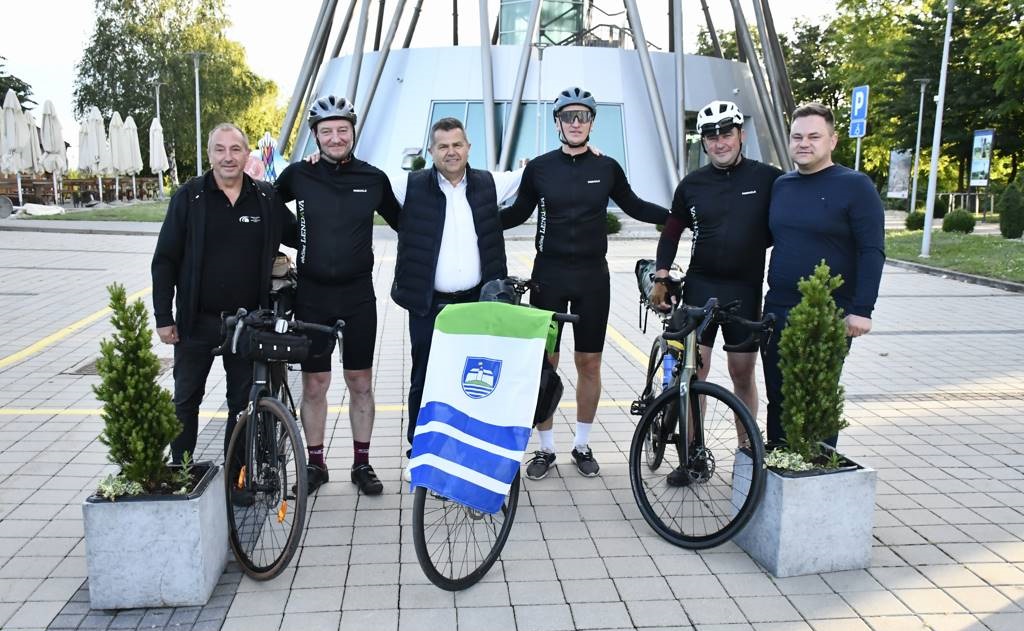 FOTO: Izpod Vinariuma s kolesi proti Dubrovniku: Pred tremi prijatelji več kot 800 kilometrov dolga avantura