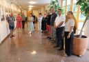 FOTO: V Lendavi odprli razstavo “Zbirka zgodb – projekt HER[AI]TAGE”