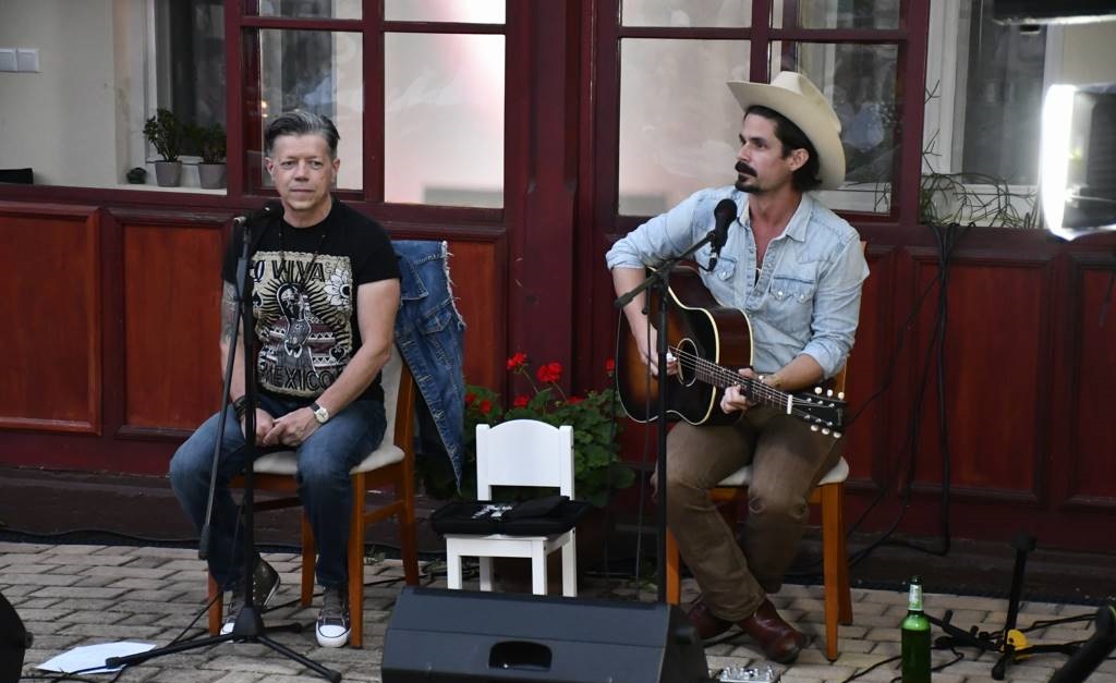 VIDEO, FOTO: Bánffy Nights: Redbreast Wilson Duo z glasbenim potovanjem ameriškega juga