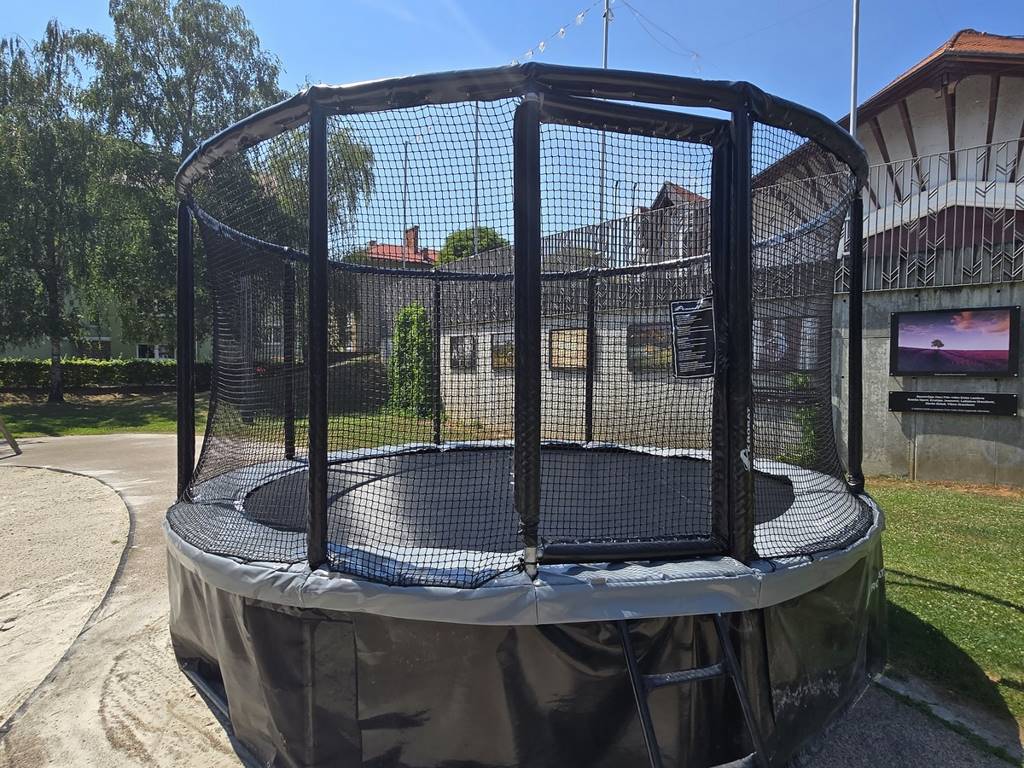 Trampolini v Lendavi ponovno odprti, a občina opozarja na odgovorno uporabo