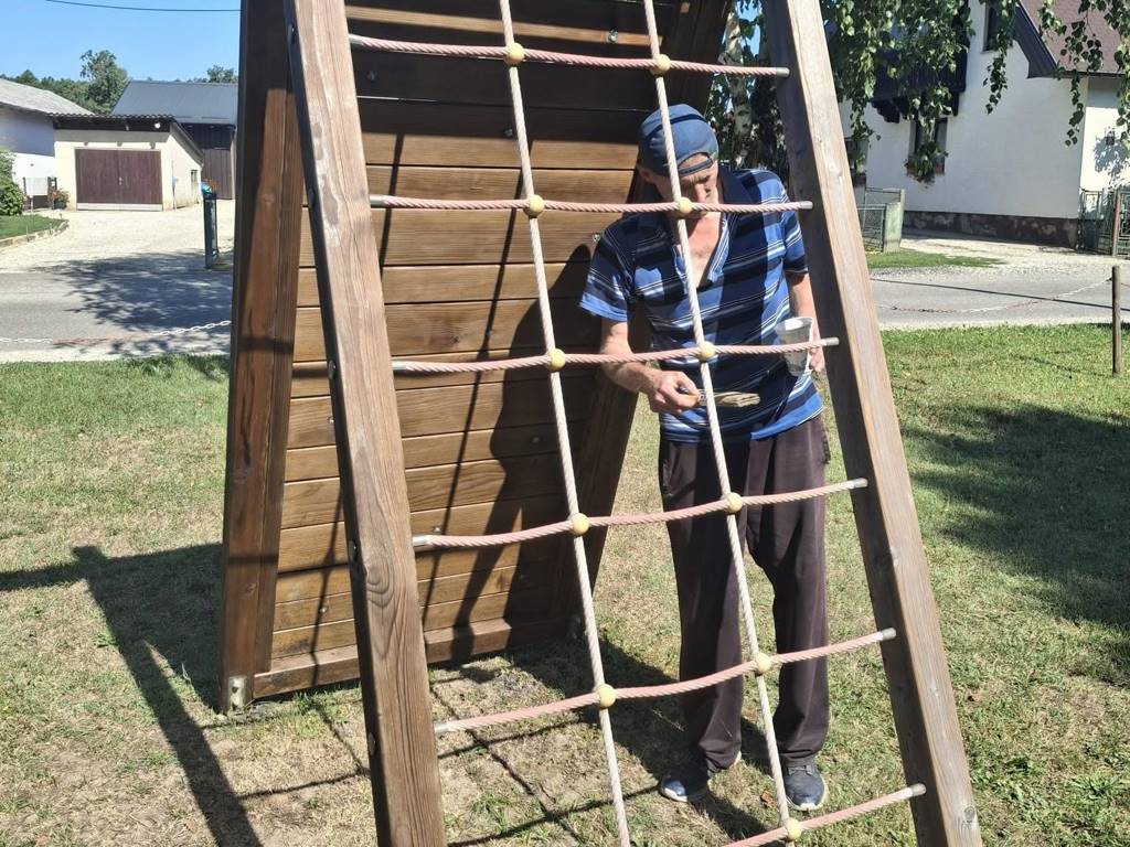 FOTO: S prostovoljnim delom polepšali Gaberski park in ga obogatili z novo pridobitvijo