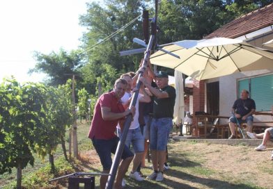 FOTO: V Čentibi postavili klopotec in pripravili vinogradniške igre