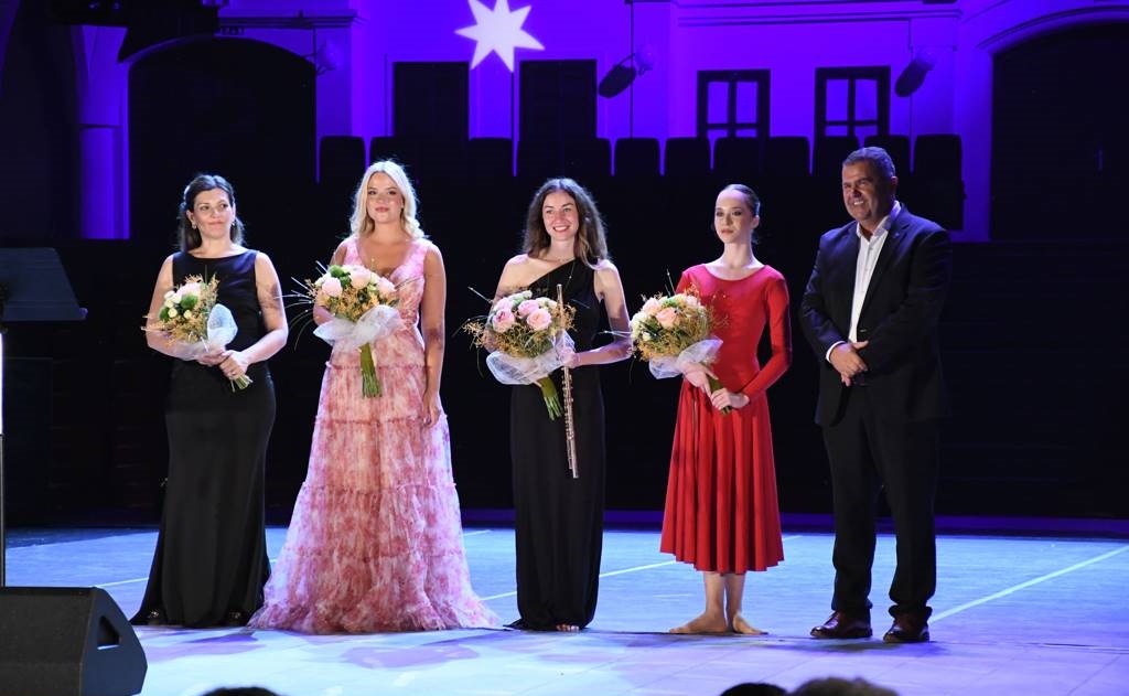 FOTO: Festival Vinarium sinoči odprle tri domače umetnice
