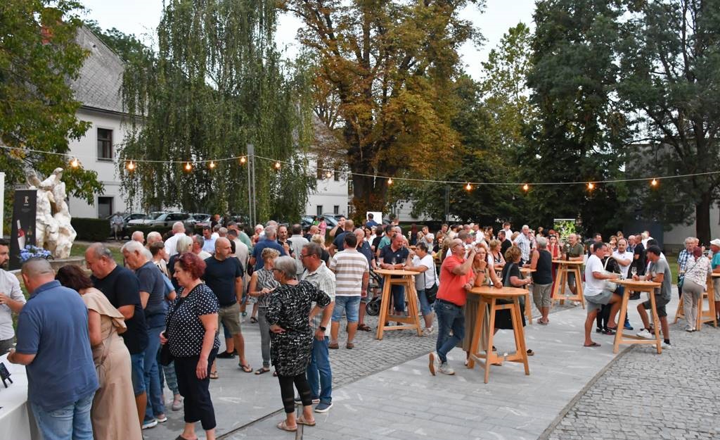 FOTO: Večer lendavskih vin ter nastop kvarteta Duh FOTO: Večer lendavskih vin ter nastop kvarteta Duh