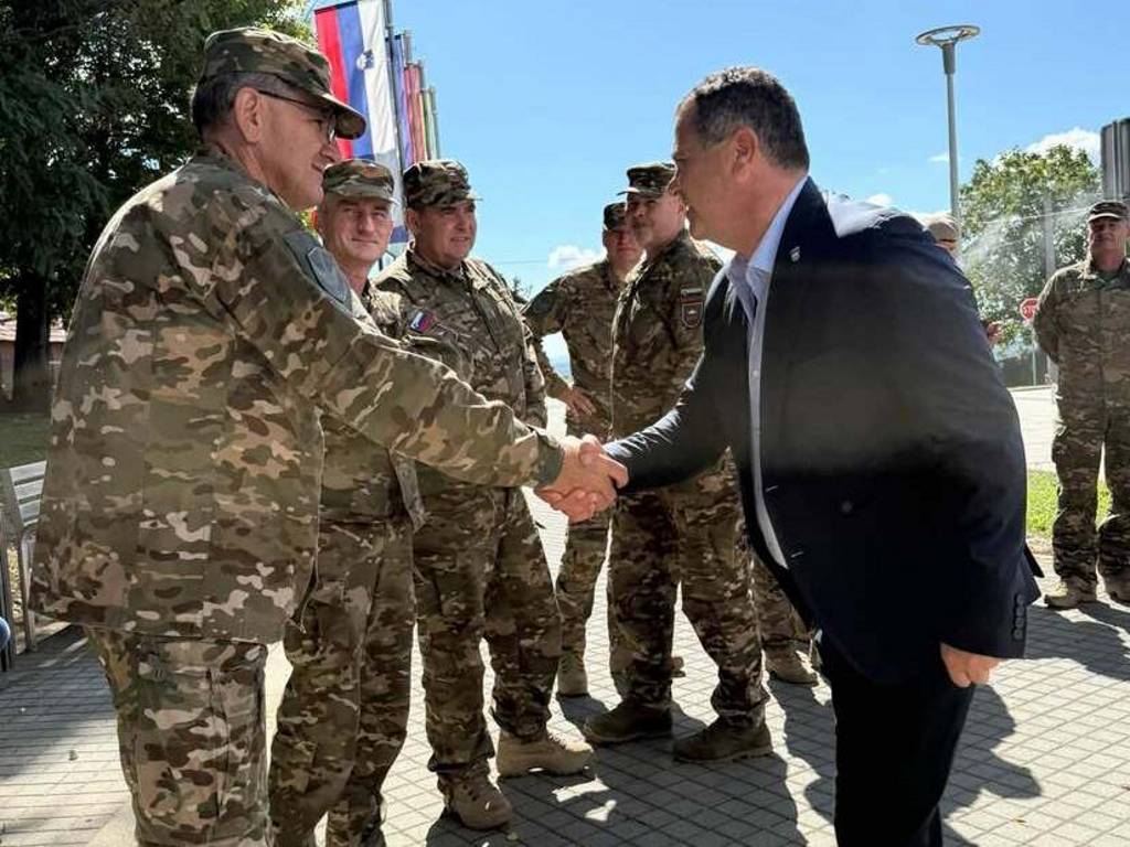 FOTO: Vojaška vaja “Preskok 26” se bo odvijala tudi na območju Občine Lendava, župan Magyar sprejel vodstvo