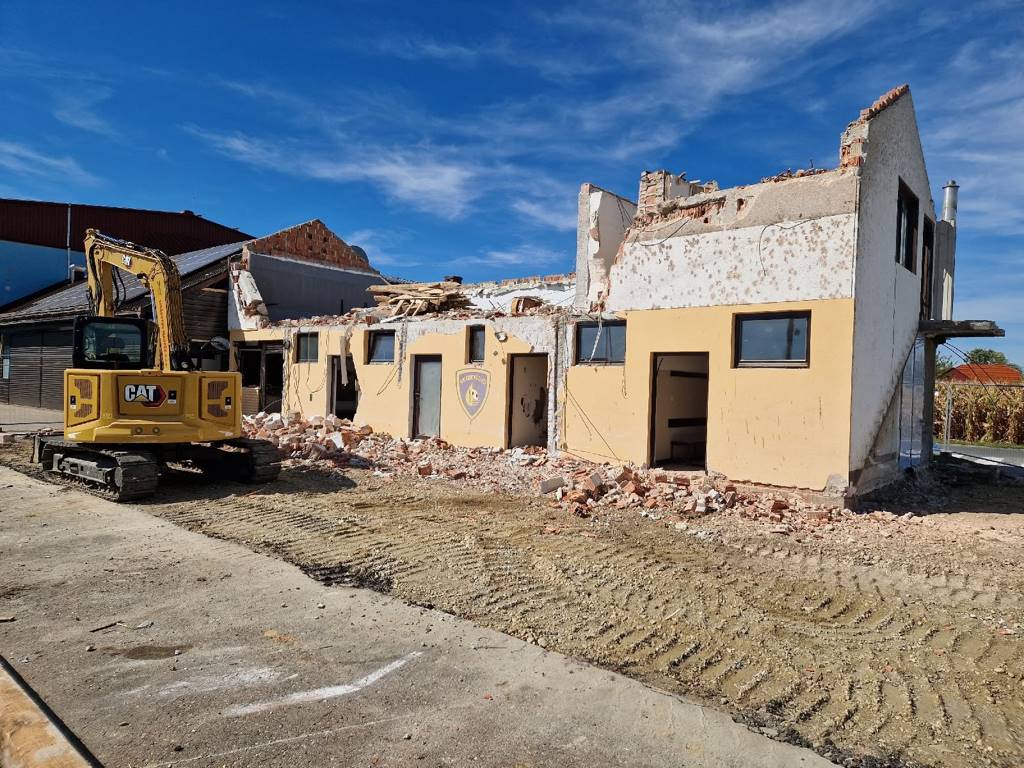FOTO: Obsežna prenova Športnega centra Črenšovci se že izvaja