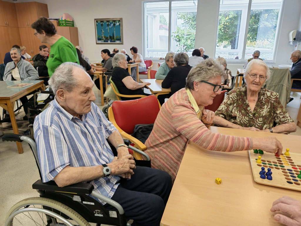 FOTO: V Domu starejših Lendava ob svetovnem dnevu Alzheimerjeve bolezni pripravili dan druženja