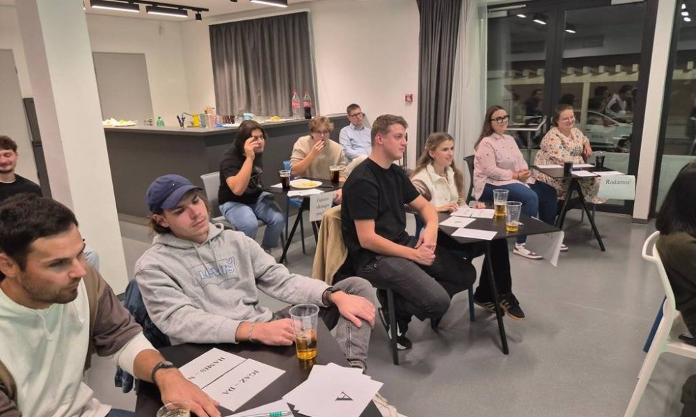 FOTO: Na Placcu pripravili kviz o Prekmurju in obletnici madžarske revolucije FOTO: Na Placcu pripravili kviz o Prekmurju in obletnici madžarske revolucije