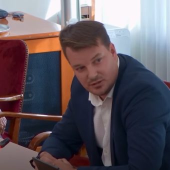Dejan Süč o decentralizaciji: “Lendava ne potrebuje ministrstva, ampak delovna mesta, infrastrukturo in stanovanja” Dejan Süč o decentralizaciji: “Lendava ne potrebuje ministrstva, ampak delovna mesta, infrastrukturo in stanovanja”