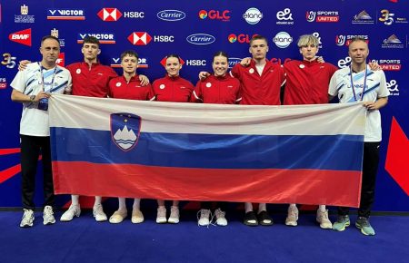 Badminton: Tija Horvat na mladinskem svetovnem prvenstvu v badmintonu v Kairu, Miha Horvat v vlogi trenerja