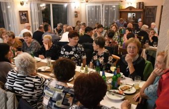 FOTO: Ganljivo: Po 24. letih so se prvič zbrale zaposlene v nekdanjem lendavskem obratu Mure