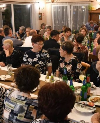 FOTO: Ganljivo: Po 24. letih so se prvič zbrale zaposlene v nekdanjem lendavskem obratu Mure FOTO: Ganljivo: Po 24. letih so se prvič zbrale zaposlene v nekdanjem lendavskem obratu Mure