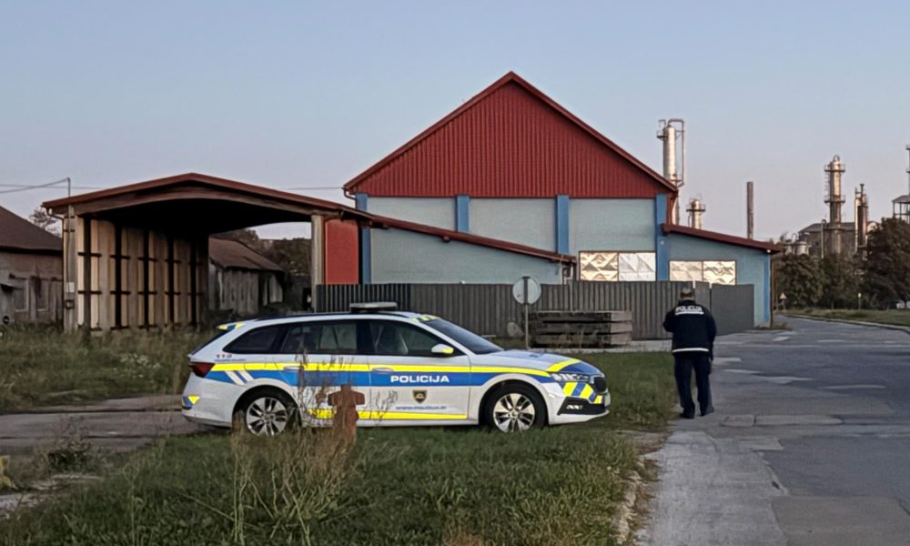 Največja nezakonita proizvodnja ponarejenih cigaret in trgovina z ljudmi. Kakšne so nove podrobnosti? Največja nezakonita proizvodnja ponarejenih cigaret in trgovina z ljudmi. Kakšne so nove podrobnosti?
