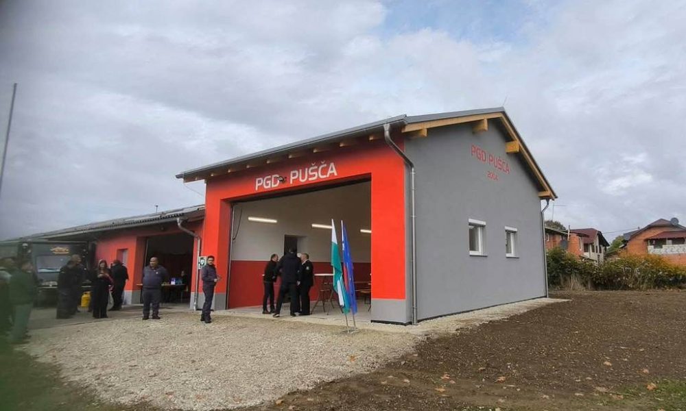 Pri PGD Pušča svojemu namenu predali novo garažo, pripravili so tudi dan odprtih vrat Pri PGD Pušča svojemu namenu predali novo garažo, pripravili so tudi dan odprtih vrat
