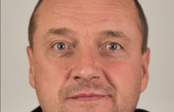 Nelegalna tovarna cigaret v kompleksu Nafte Lendava: Policija išče tega osumljenca